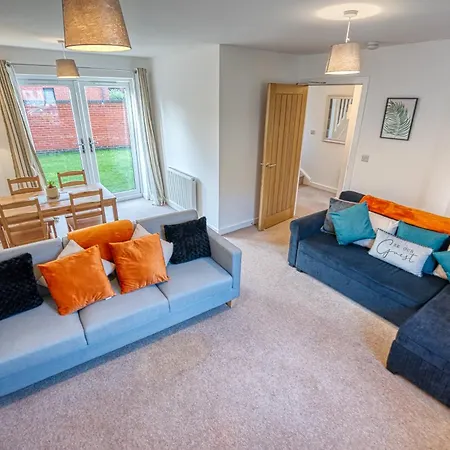 Large 5 Bed House Near Nec, Bhx Airport, Hs2, Private Parking Birmingam
