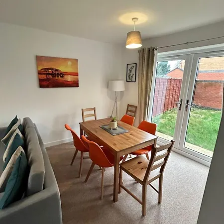 Сasa de vacaciones Large 5 Bed House Near Nec, Bhx Airport, Hs2, Private Parking Birmingam